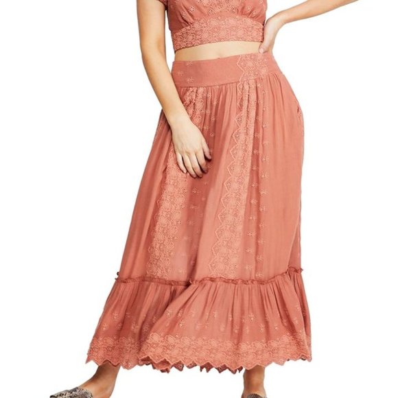 Free People Dresses & Skirts - Free People Ella Rose Petal Skirt. S
